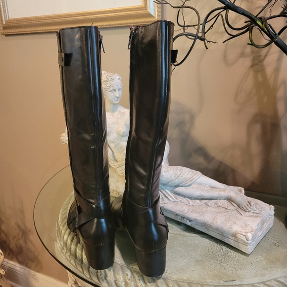 Ugg Bandara Knee High Leather Boots in Black Ugg sn 1095056. #483 - Picture 11 of 14